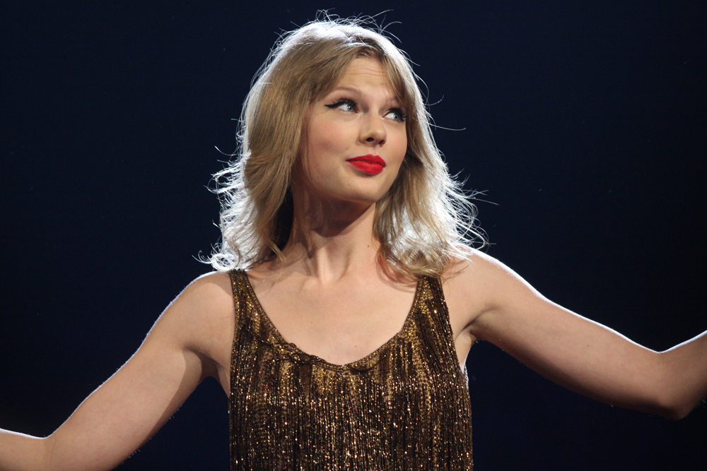 Taylor Swift's "Speak Now" tour. Photo courtesy of Wikimedia. https://commons.wikimedia.org/wiki/File:Taylor_Swift_%286966830273%29.jpg